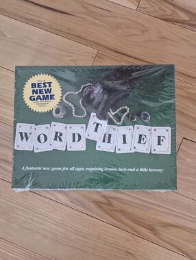 Word Thief Board Game - Green NEW